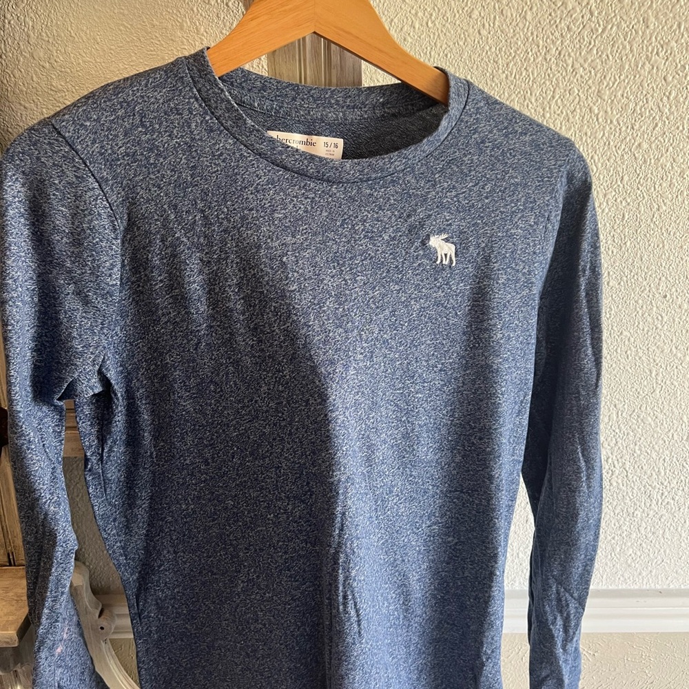 Abercrombie Kids Heathered Blue long sleeve t-shirt. Boys.